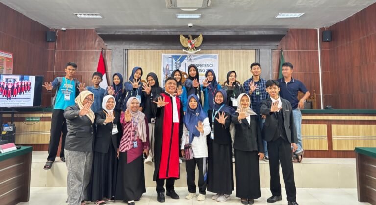 PN Wangi-Wangi Gelar English Day, Kenalkan Profesi Hakim Sambil Perangi Kenakalan Remaja