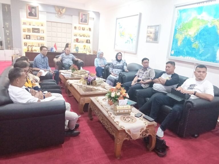 Pemkot Baubau Manfaatkan Hutan Mangrove Lakologou Jadi Kawasan Blue Carbon