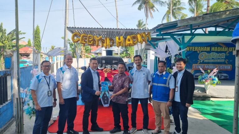 Rutin Gunakan PLN Mobile, Warga Buteng Dapat Hadiah Mobil Listrik