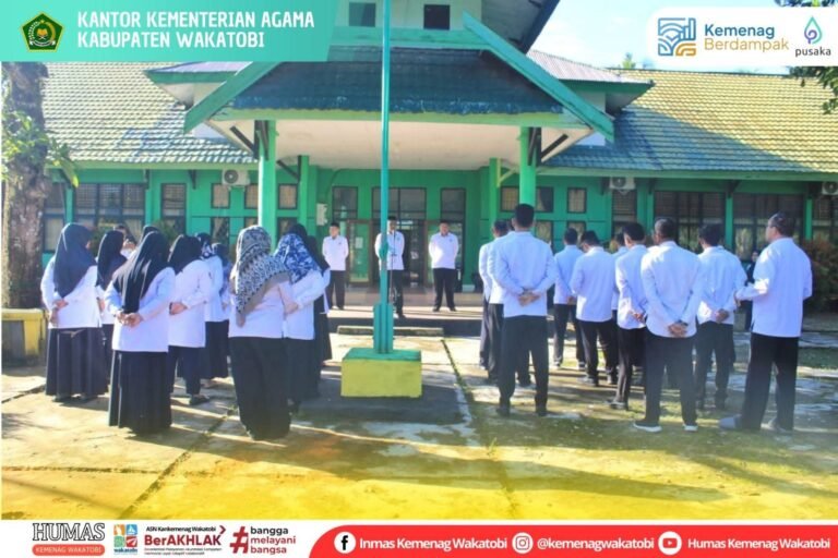 Pimpin Apel Pagi Mewakili Kepala Kemenag Wakatobi, H Mashudin Tekankan Kedisiplinan
